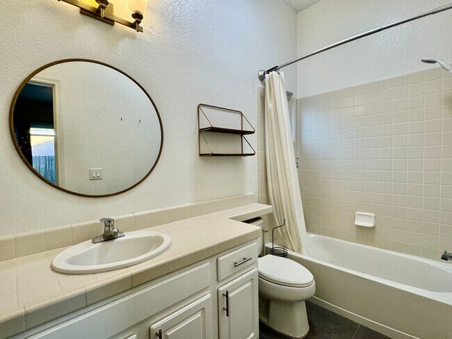 Building Photo - CLEAN AND SPACIOUS ONE STORY, 3 BED, 2 BAT...