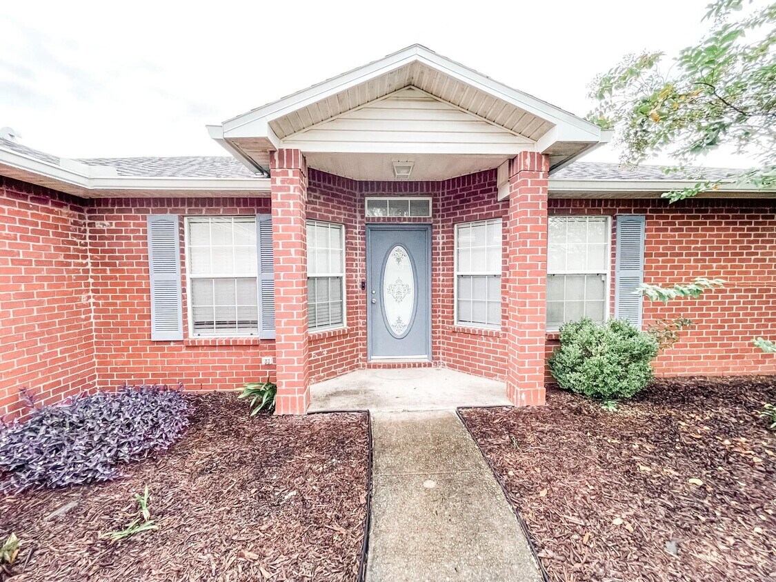 250 Trish Dr, Crestview, FL 32536 House for Rent in Crestview, FL