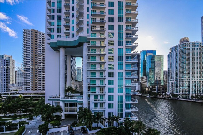 Foto del edificio - 888 Brickell Key Dr