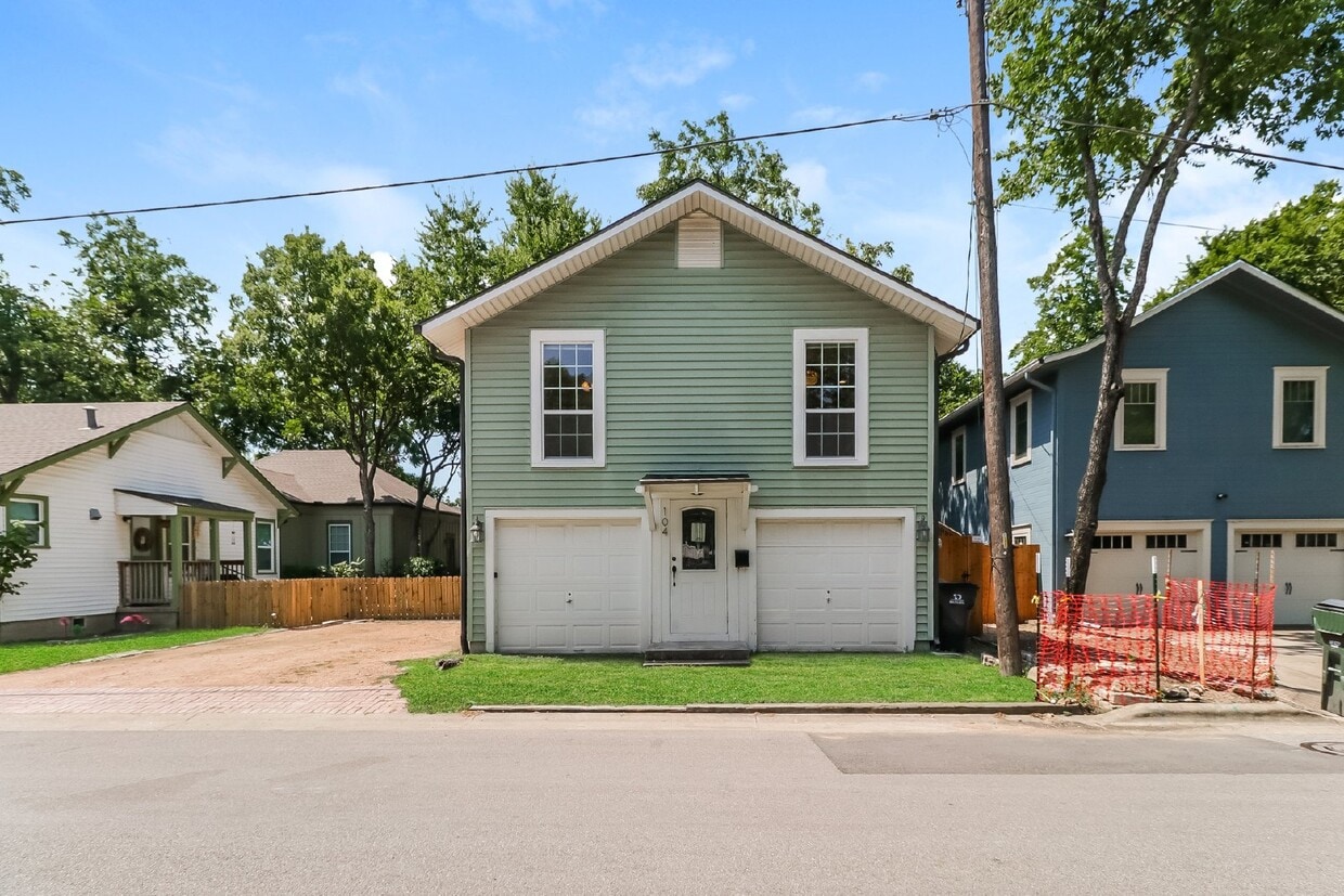 Foto principal - 104 E 16th St., Georgetown, TX