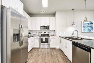 Building Photo - Exchange at the Beach