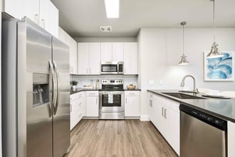 Building Photo - Exchange at the Beach