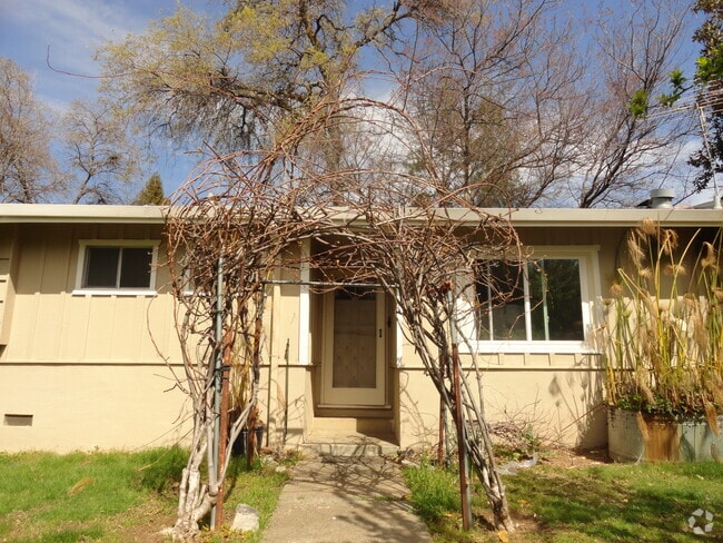 Building Photo - 4065 Moore Ln