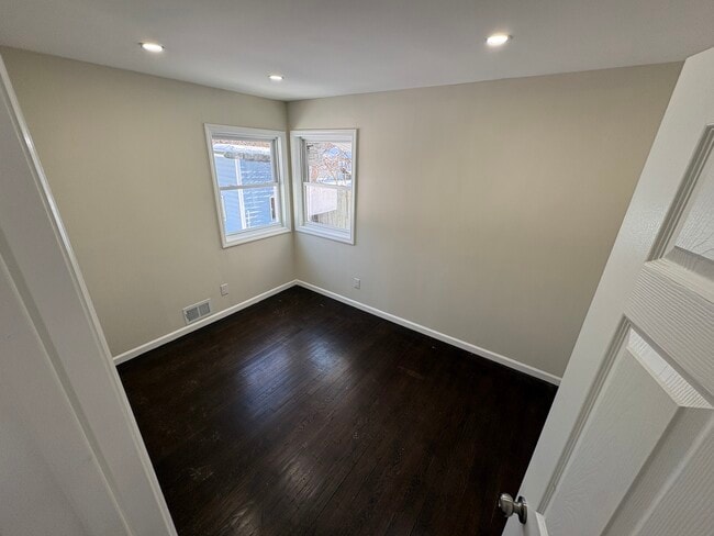 Foto del edificio - 351 Wicks Rd