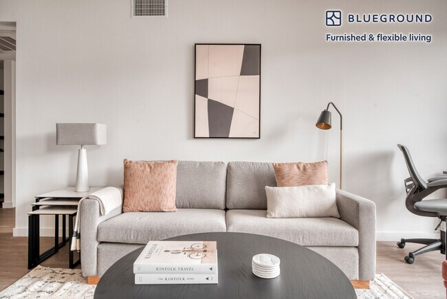 Foto del edificio - 4510 Hubbard St