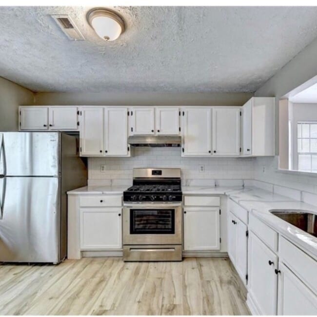 Foto del edificio - 5321 Brentwood Rd