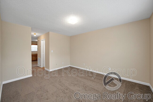 Building Photo - 403 22nd Ave NE