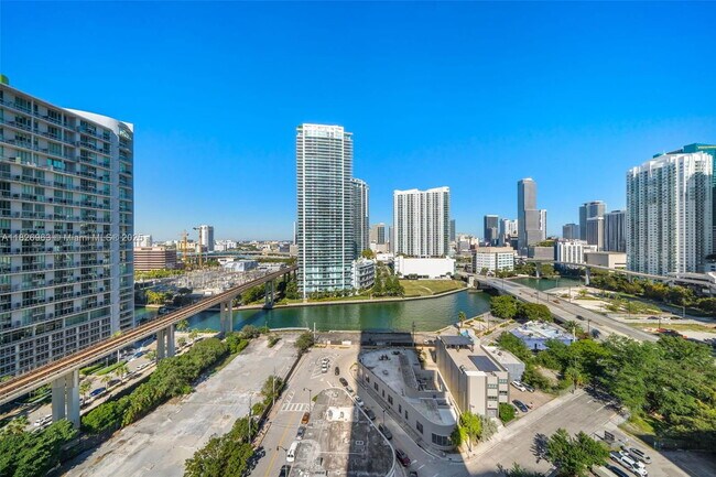 Foto del edificio - 88 SW 7th St