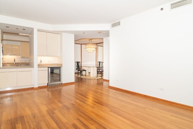 Foto del edificio - Spacious Condo, Exclusive Building - Honolulu