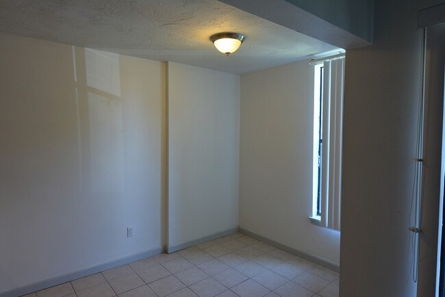 Building Photo - 36 Shrewsbury Green Dr