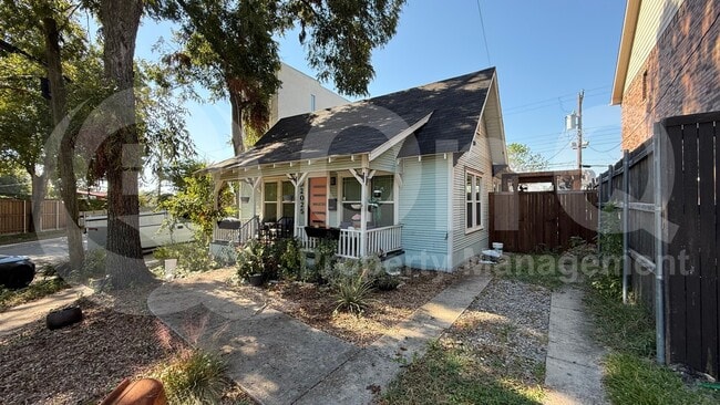 Foto del edificio - 2025 Glencoe St