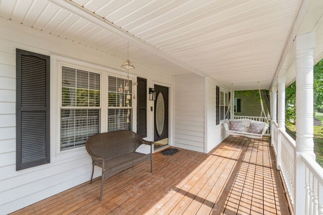 Building Photo - 3Bed/2Bath Lake Monticello Rental