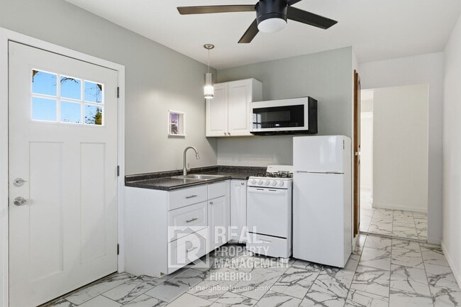 Foto del edificio - 1108 S Lebanon Ln