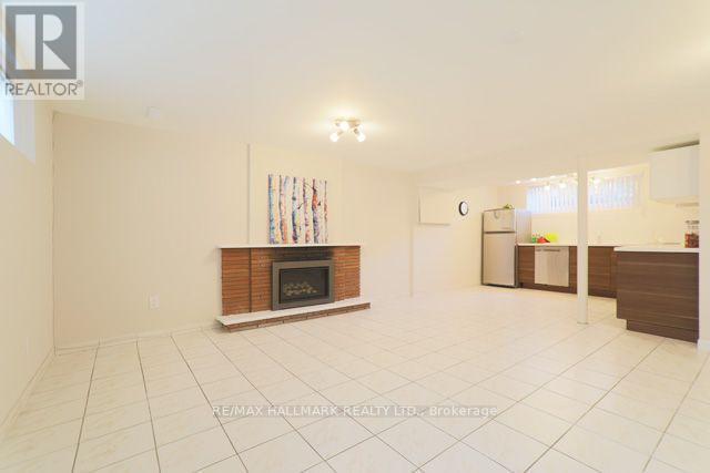 Building Photo - 45 Landfair Crescent