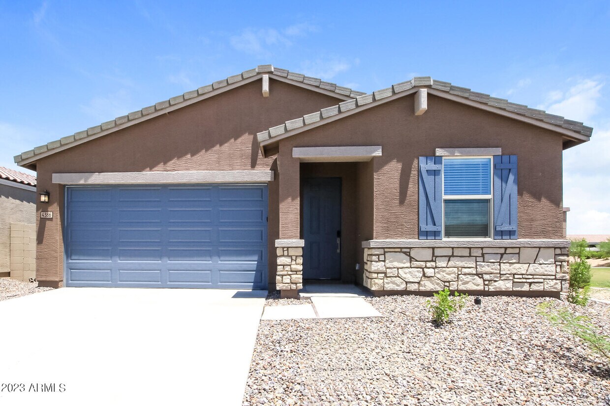 Primary Photo - 4386 Greenleaf Dr