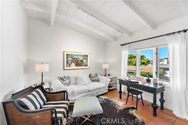 Building Photo - 363 Locust St