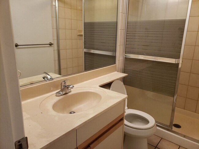 Foto del edificio - Maui Banyan - 1 bd 1 bath unfurnished unit. Available 12/1/2025