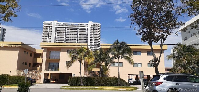 Building Photo - 3531 NE 170th St