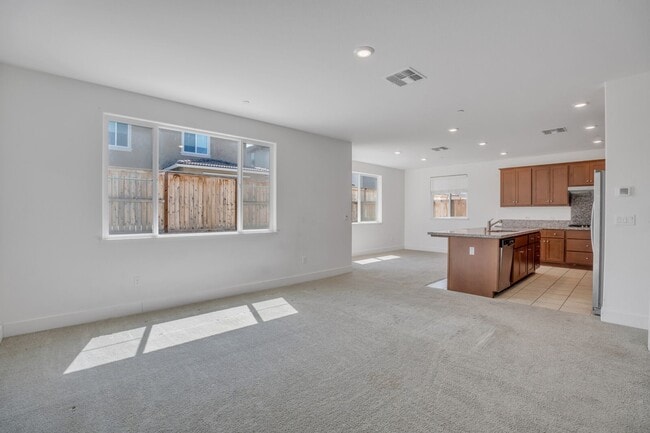Building Photo - 3434 Sassafras Way