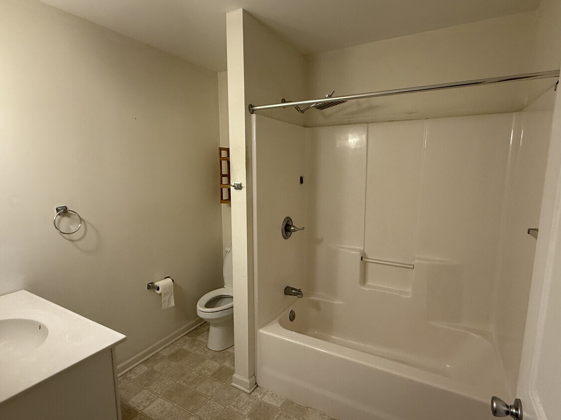 Foto del edificio - 180 Brevard St