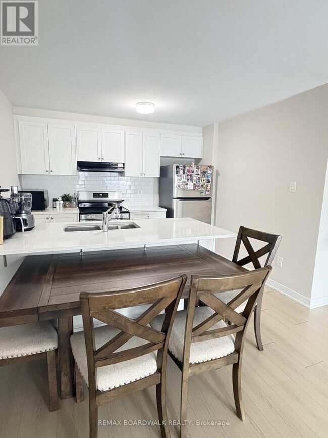 Photo du bâtiment - 43 Pyrite Private