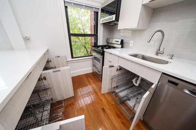 Foto del edificio - 211 Pavonia Ave