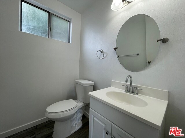 Building Photo - 840 W Colden Ave