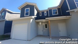 Foto del edificio - 6926 Crestway Rd