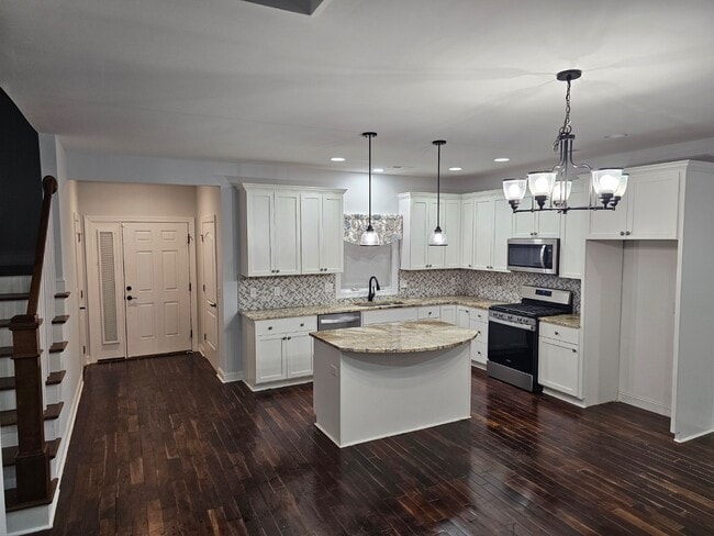 Building Photo - 1046 Grandset Dr