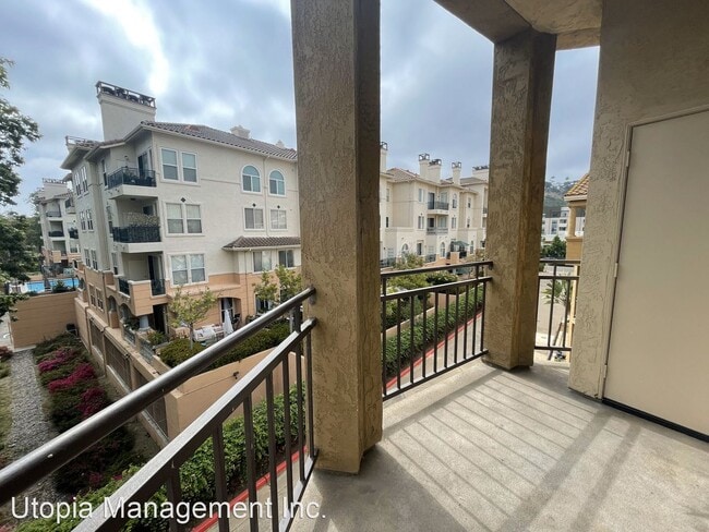 Building Photo - 2 br, 2 bath House - 580 Camino De La Rein...