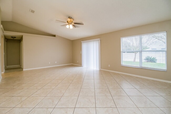 Foto del edificio - 12041 Goldenstar Ln