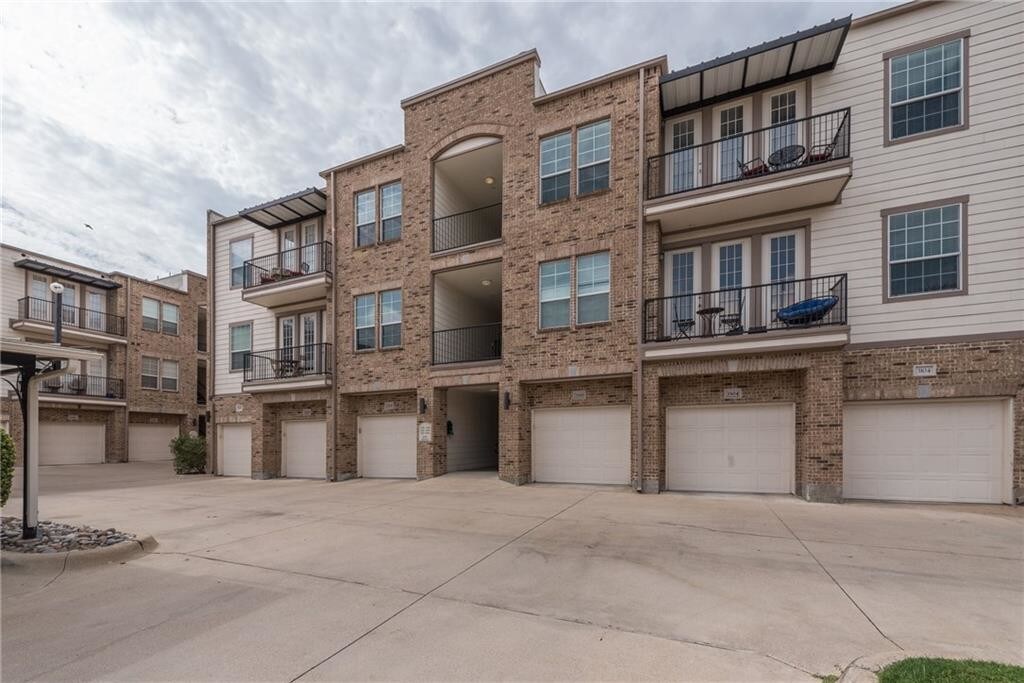 1020 Texas St Unit 3304, Fort Worth, TX 76102 Condo for Rent in Fort
