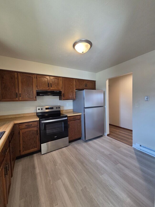 Foto del edificio - 6012 Boxwood Dr
