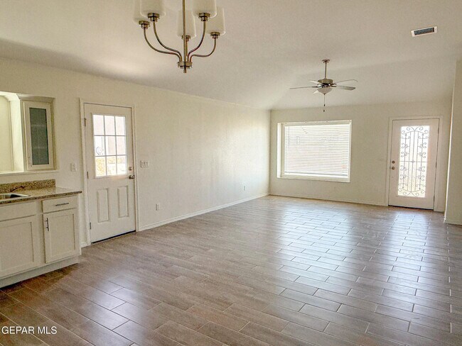 Foto del edificio - 14338 Kayla Mia Dr