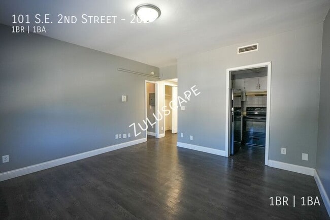 Building Photo - 101 SE 2nd St