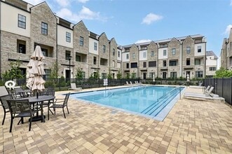 Building Photo - 610 Dalton Ln