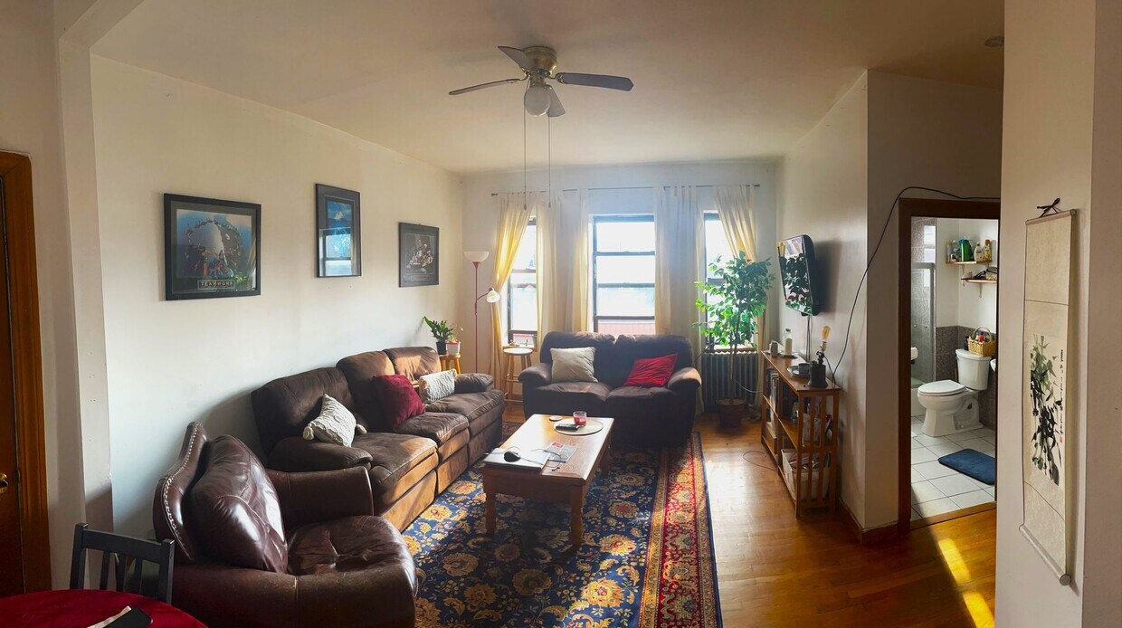 Primary Photo - A must-see sun-splashing condominium unit ...