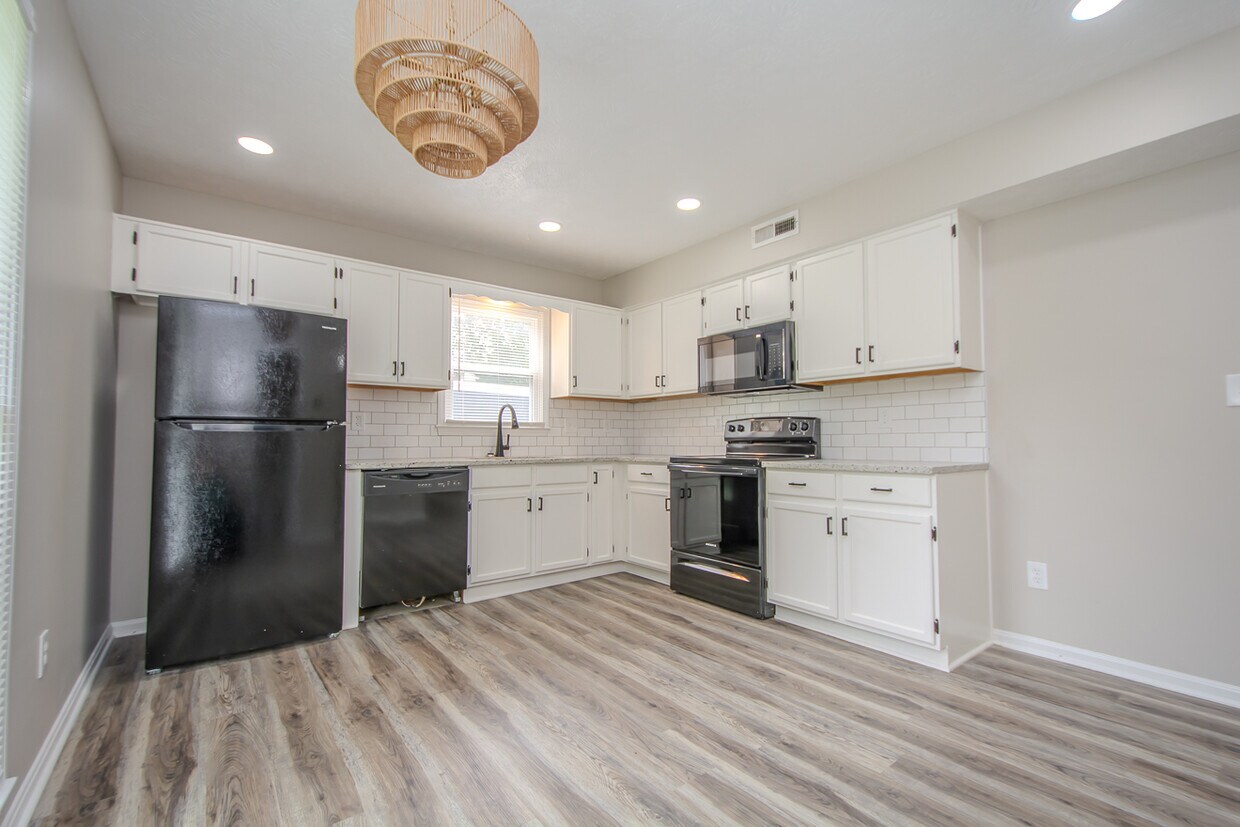 Foto principal - 1335 Heafer Rd
