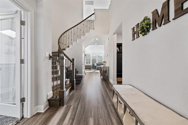 Building Photo - 134 Longmire Cv