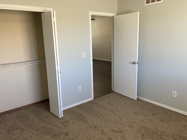 Building Photo - 9934 E Kinkaid Cir