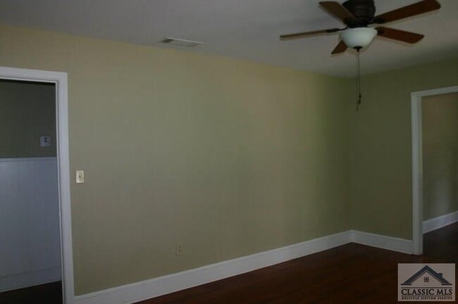 Building Photo - 325 Lucille St