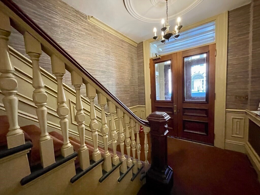 Primary Photo - 26 Mount Vernon St
