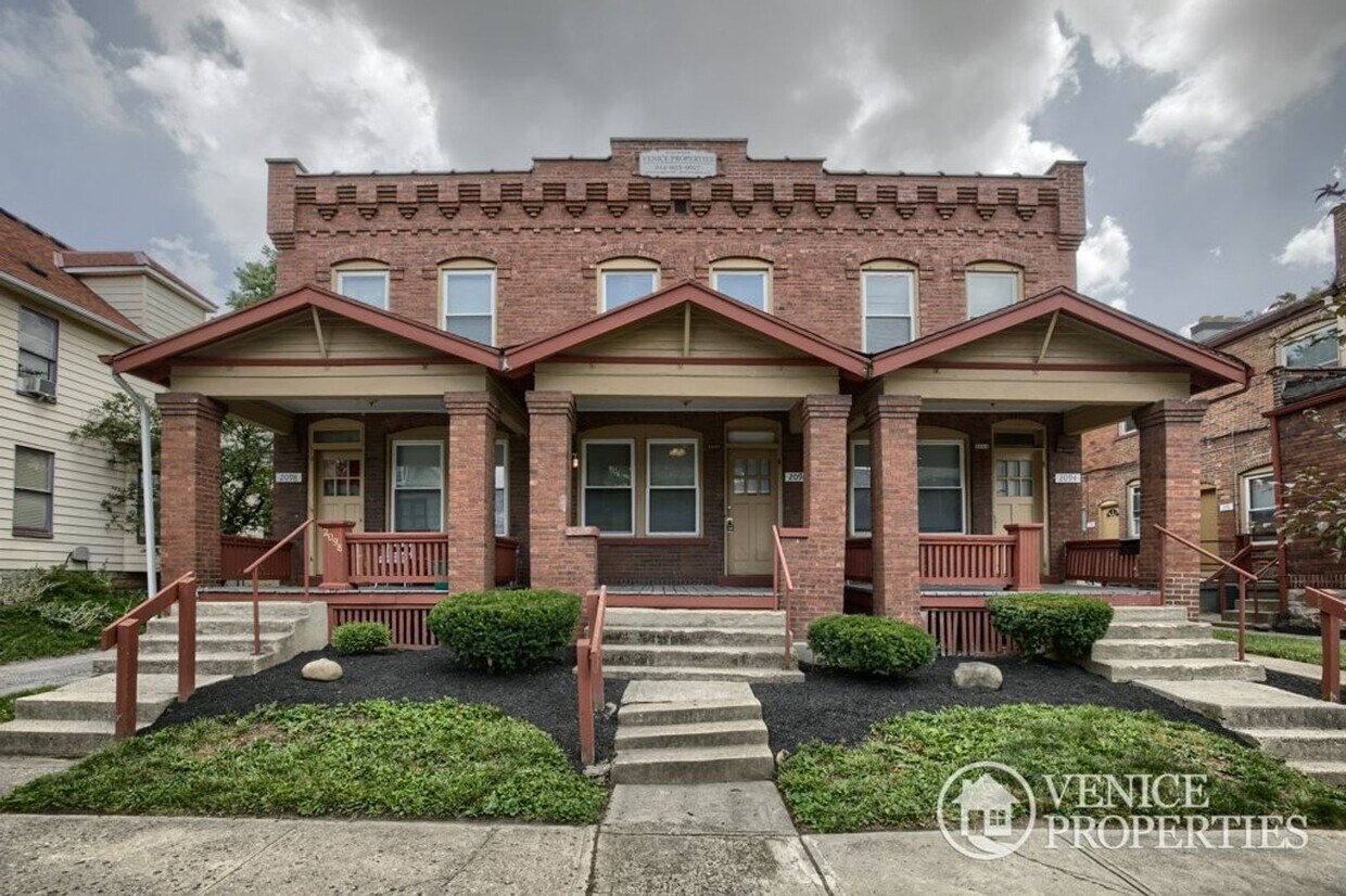 20942098 Indiana Ave, Columbus, OH 43201 Townhome Rentals in