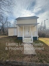 Building Photo - 325 Jackson St