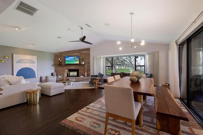 Building Photo - 3705 Torrey Pines Blvd