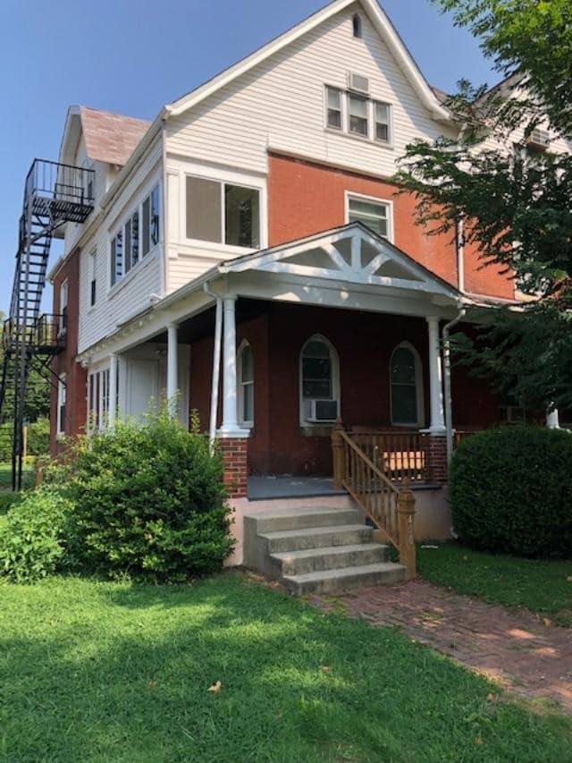 2nd Floor. 2 Bd Rm Apartment - 400 E 19th St