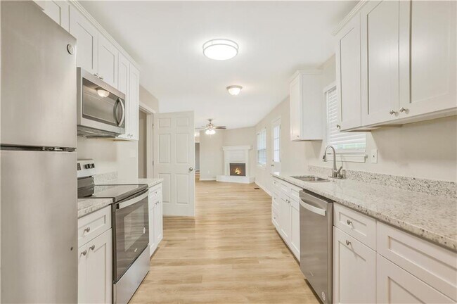 Foto del edificio - 4930 W Lake Way