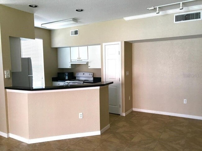 Building Photo - 9228 Lake Chase Island Way