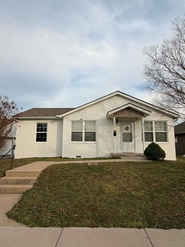 Foto del edificio - 2121 S Kentucky Ave