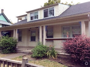 Building Photo - 1343 Mill St